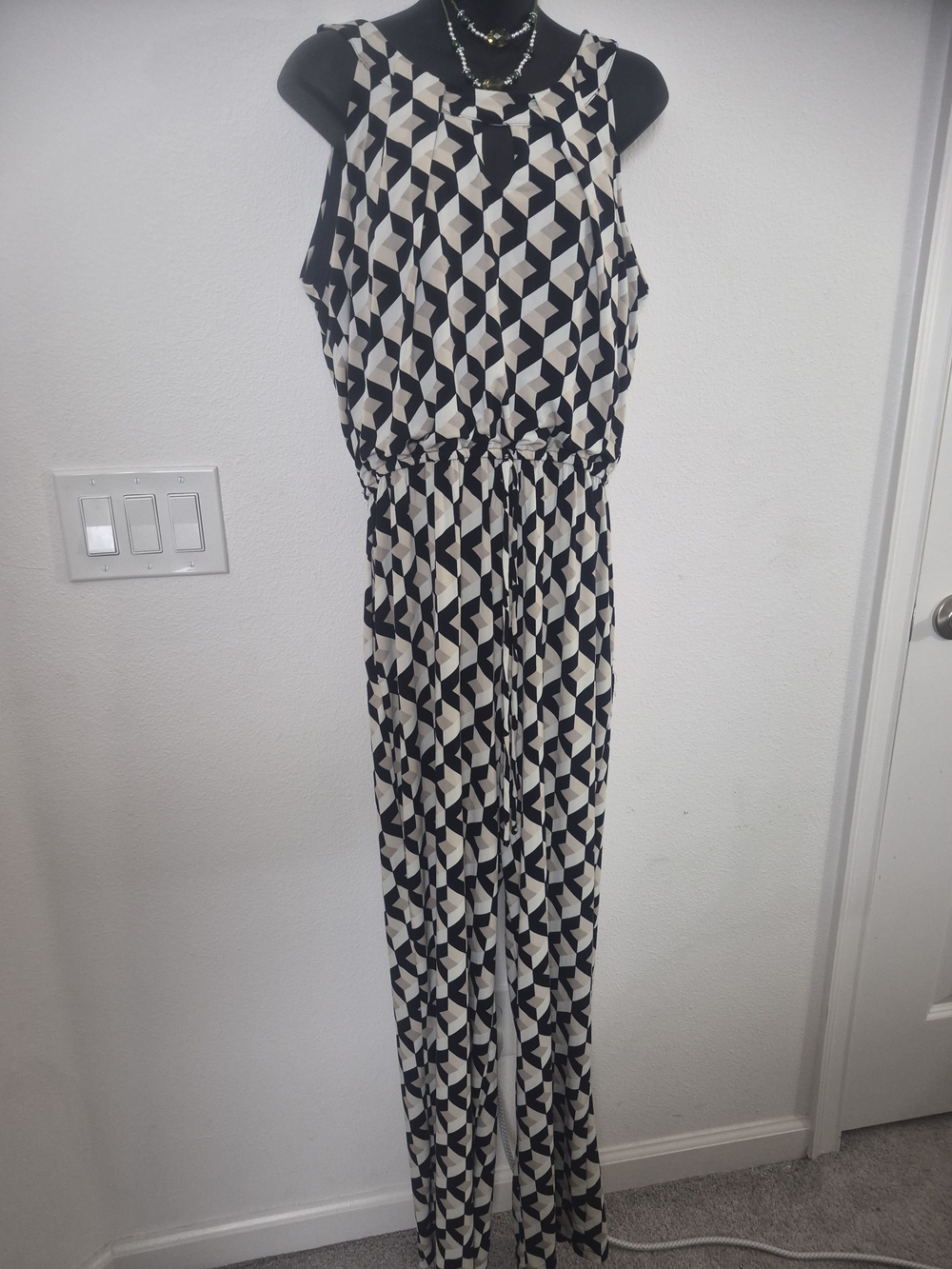 Enfocus Studio Black & Cream Geometric Sleeveless Jumpsuit with Drawstring Waist